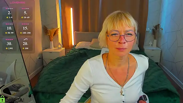 Snapshot of Ann_Annise chatting on July 2026 12:57:01 AM Ann Annise online show from July 2026 12:57:01 AM