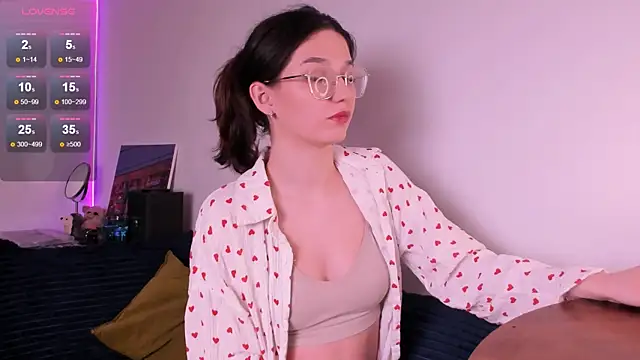 Snapshot of miabellee_ chatting on April 2026 07:31:01 PM miabellee online show from April 2026 07:31:01 PM