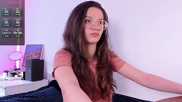 Snapshot of miabellee_ chatting on June 2026 06:45:02 AM miabellee online show from June 2026 06:45:02 AM