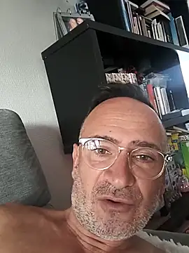 bobo672 online show from April 2026 06:19:01 AM