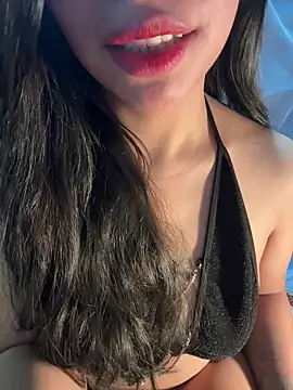 Snapshot of QuynhAnh_2k1 chatting on February 2026 09:28:02 AM QuynhAnh 2k1 online show from February 2026 09:28:02 AM