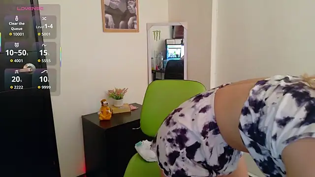 PaulaSantanaOf online show from April 2026 05:50:02 PM