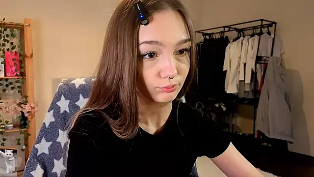 HoneyComfy online show from April 2026 02:15:01 PM