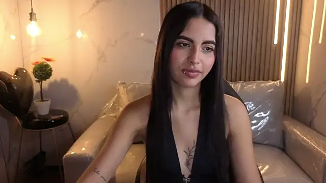 Snapshot of Perla_lovely_ chatting on April 2026 12:47:01 PM Perla lovely online show from April 2026 12:47:01 PM
