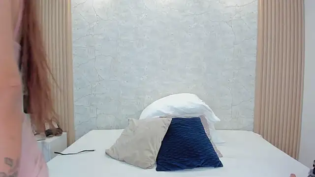 ViolettaRousee  online show from April 2026 09:56:01 PM