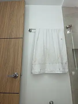 Chel   online show from April 2026 06:02:01 PM