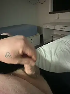 arcticman103 online show from February 2026 04:39:02 AM