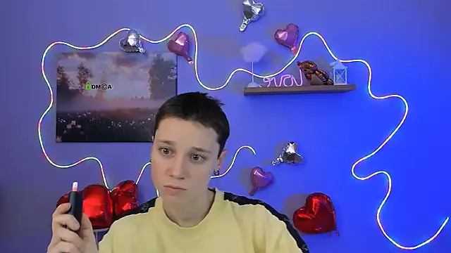 Snapshot of emi_fade chatting on February 2026 09:06:02 AM emi fade online show from February 2026 09:06:02 AM