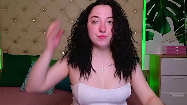 AwaMax online show from April 2026 04:56:01 AM