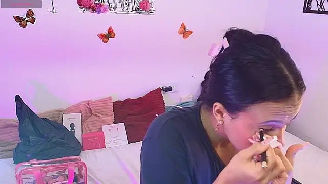 Kristin    online show from February 2026 02:56:02 AM