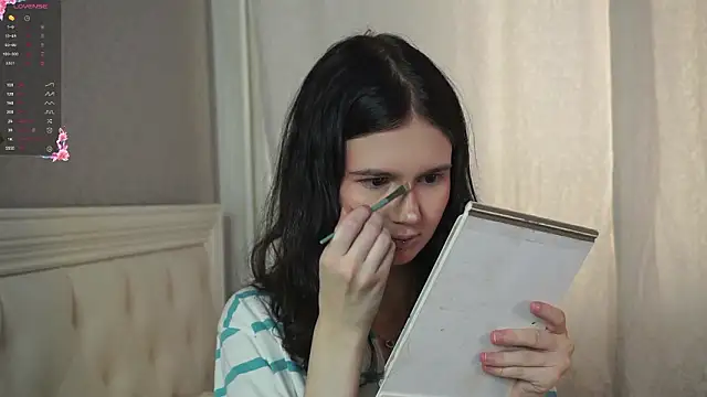 Snapshot of Glow_hollow chatting on February 2026 03:43:01 AM Glow hollow online show from February 2026 03:43:01 AM