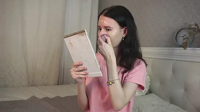 Snapshot of Glow_hollow chatting on February 2026 03:22:02 AM Glow hollow online show from February 2026 03:22:02 AM