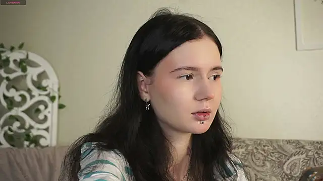 Snapshot of Glow_hollow chatting on February 2026 03:46:01 AM Glow hollow online show from February 2026 03:46:01 AM