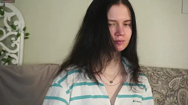 Snapshot of Glow_hollow chatting on February 2026 03:47:01 AM Glow hollow online show from February 2026 03:47:01 AM