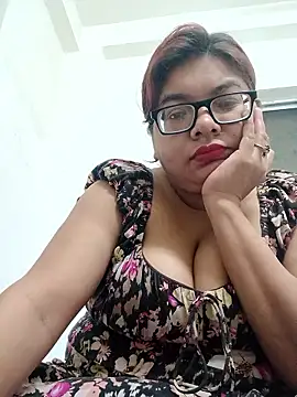 Elie Hallway online show from March 2026 08:08:02 PM