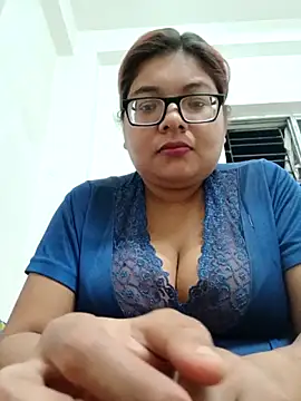 Elie Hallway online show from April 2026 06:53:01 PM