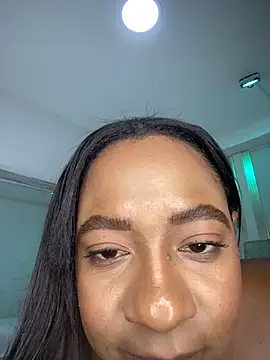 Snapshot of amara_queen_ chatting on June 2026 01:17:02 PM amara queen online show from June 2026 01:17:02 PM