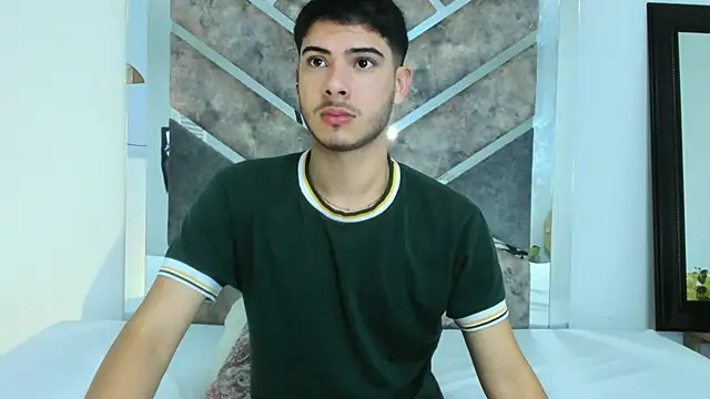 Snapshot of Apolo_Gray chatting on February 2026 04:29:02 AM Apolo Gray online show from February 2026 04:29:02 AM