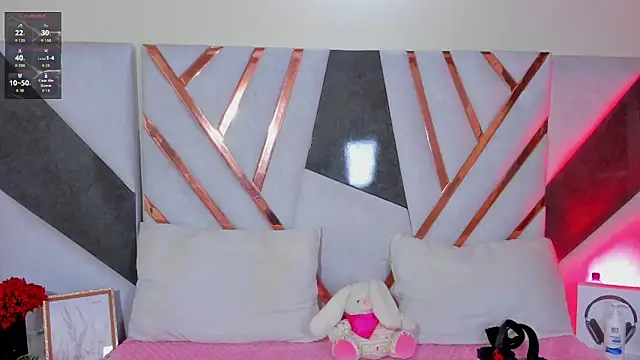 Snapshot of isa_kolins chatting on March 2026 10:32:01 AM isa kolins online show from March 2026 10:32:01 AM