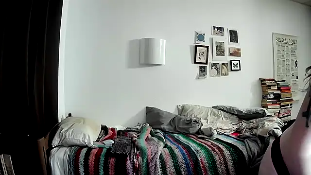 lucielark online show from February 2025 07:40:02 AM