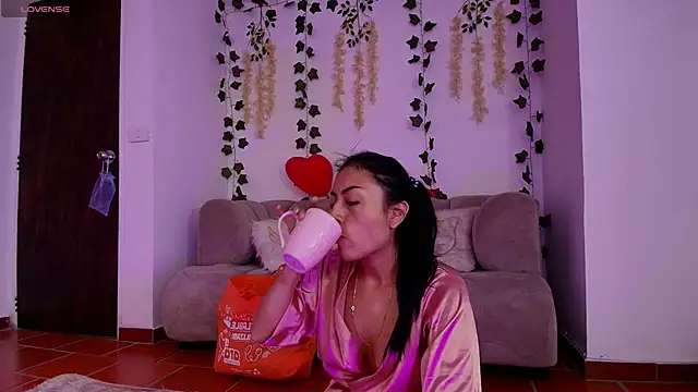 Stephanie Fontaine online show from February 2026 01:09:02 PM