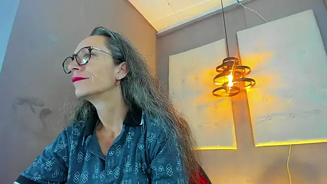 laurasofia45 online show from February 2026 12:47:02 AM