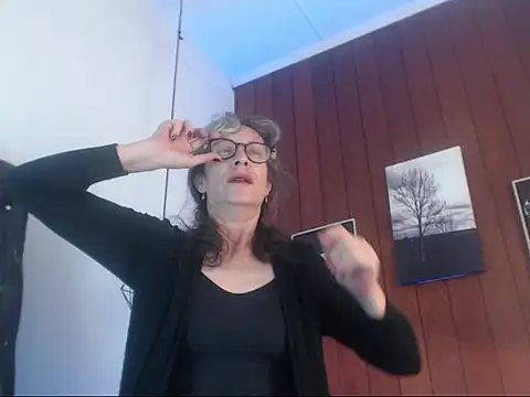 laurasofia45 online show from February 2026 01:29:02 PM