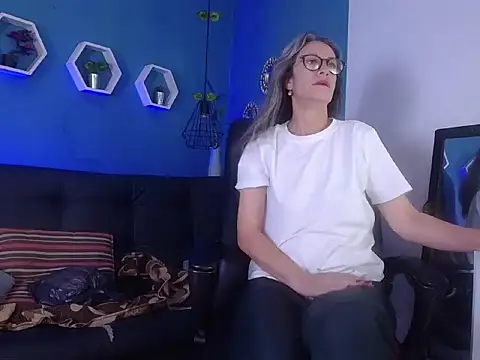 laurasofia45 online show from March 2026 10:17:02 AM