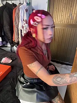 Snapshot of suky_pou chatting on February 2026 08:25:02 PM suky pou online show from February 2026 08:25:02 PM