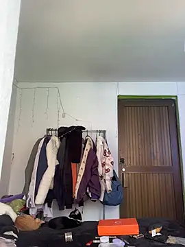 Snapshot of suky_pou chatting on February 2026 06:23:02 PM suky pou online show from February 2026 06:23:02 PM