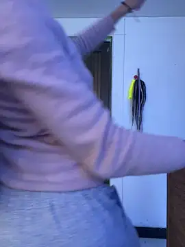 Snapshot of suky_pou chatting on February 2026 04:24:02 PM suky pou online show from February 2026 04:24:02 PM