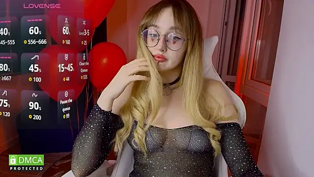 AdeLuna online show from February 2026 09:00:02 PM