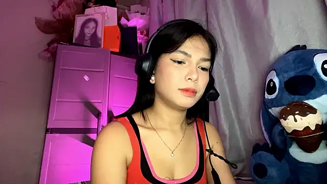 Snapshot of ConstancePorrini chatting on February 2026 10:33:02 AM ConstancePorrini online show from February 2026 10:33:02 AM