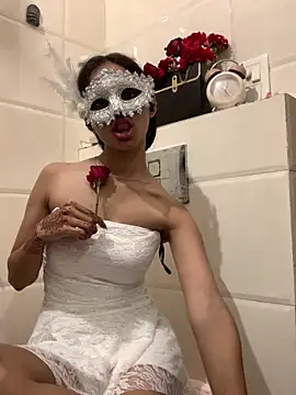 HEENA-STRIP online show from February 2026 10:28:01 PM