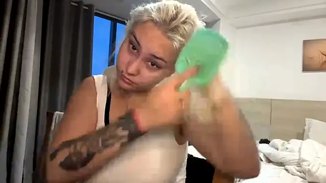 LuxureMia online show from February 2026 11:05:02 AM