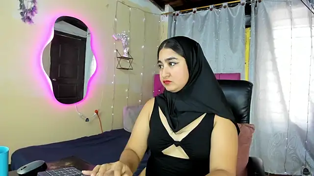SamiraAwada online show from June 2026 07:04:02 PM
