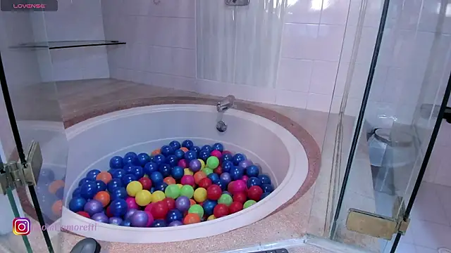 naomi amoretti online show from March 2026 04:57:01 PM