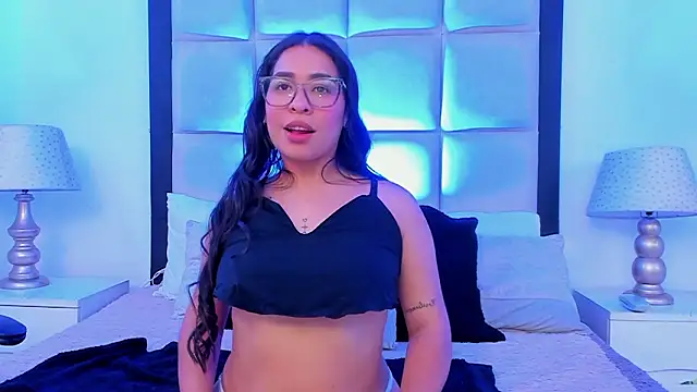 Snapshot of SussyFox chatting on February 2026 08:07:01 AM SussyFox online show from February 2026 08:07:01 AM