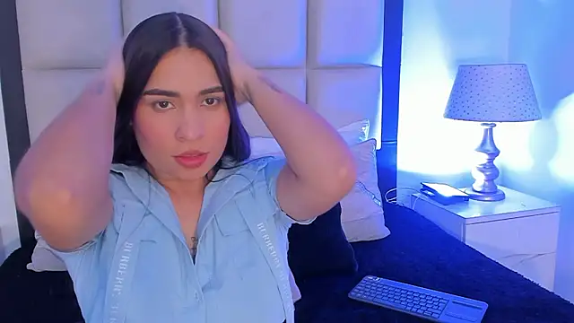 Snapshot of SussyFox chatting on February 2026 08:10:01 PM SussyFox online show from February 2026 08:10:01 PM