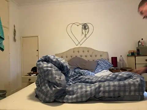 malcolm2334 online show from June 2026 06:44:01 PM
