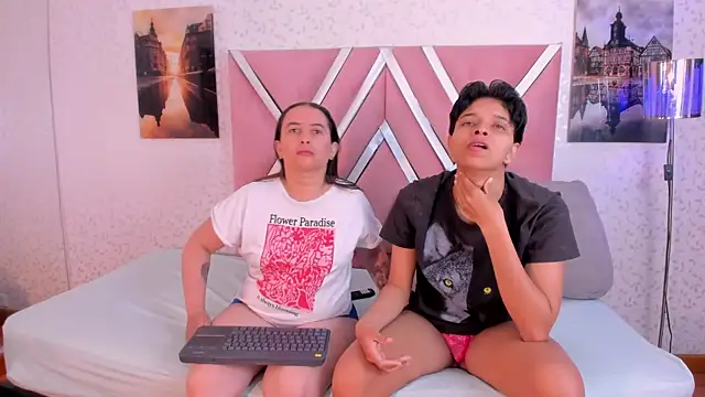 Snapshot of natasha_and_zoe chatting on February 2026 11:33:01 AM natasha and zoe online show from February 2026 11:33:01 AM