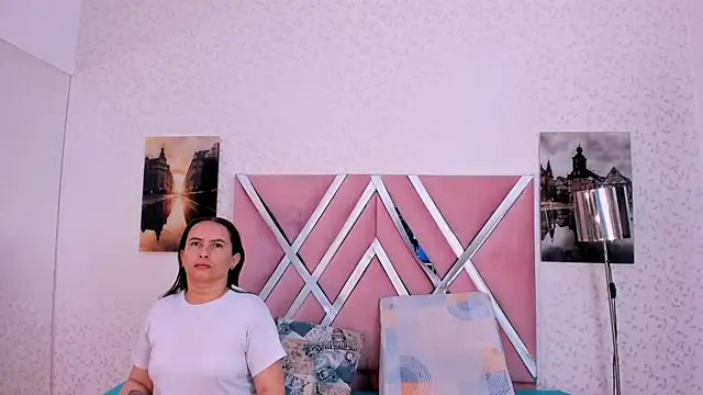 Snapshot of natasha_and_zoe chatting on March 2026 11:12:01 AM natasha and zoe online show from March 2026 11:12:01 AM