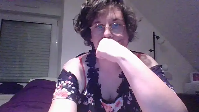 Snapshot of OIseauNoir88 chatting on May 2026 07:30:02 PM OIseauNoir88 online show from May 2026 07:30:02 PM