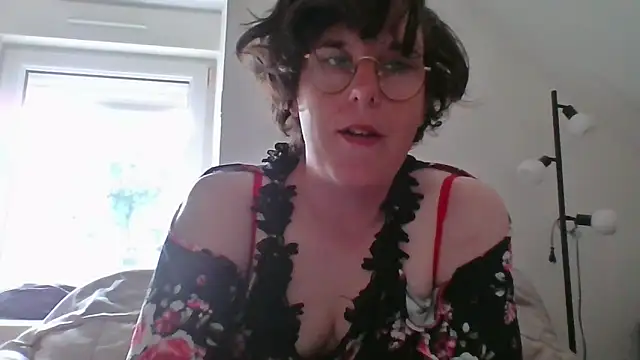 Snapshot of OIseauNoir88 chatting on May 2026 07:35:01 AM OIseauNoir88 online show from May 2026 07:35:01 AM