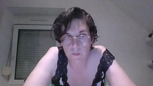 Snapshot of OIseauNoir88 chatting on May 2026 08:03:02 PM OIseauNoir88 online show from May 2026 08:03:02 PM