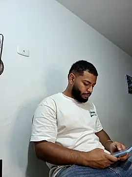 KLEYTON33 online show from March 2026 03:01:02 AM