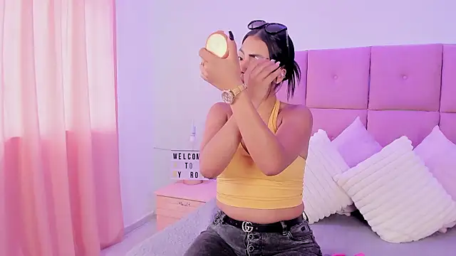 Hilaryportman online show from March 2026 08:19:02 PM