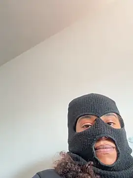 Snapshot of AfroditeEvans chatting on May 2026 12:21:01 PM AfroditeEvans online show from May 2026 12:21:01 PM