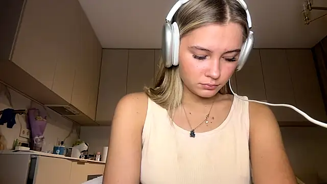 SeveralDip online show from March 2026 03:21:01 AM