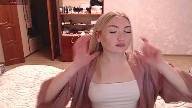 MiraRoy online show from February 2026 03:15:02 PM